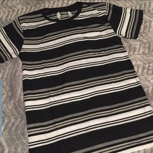 SGR Mens small black and grey t shirt🌴